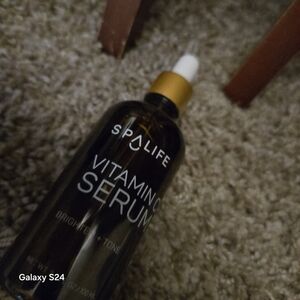 Alife Vitamin C Serum - Gold and White